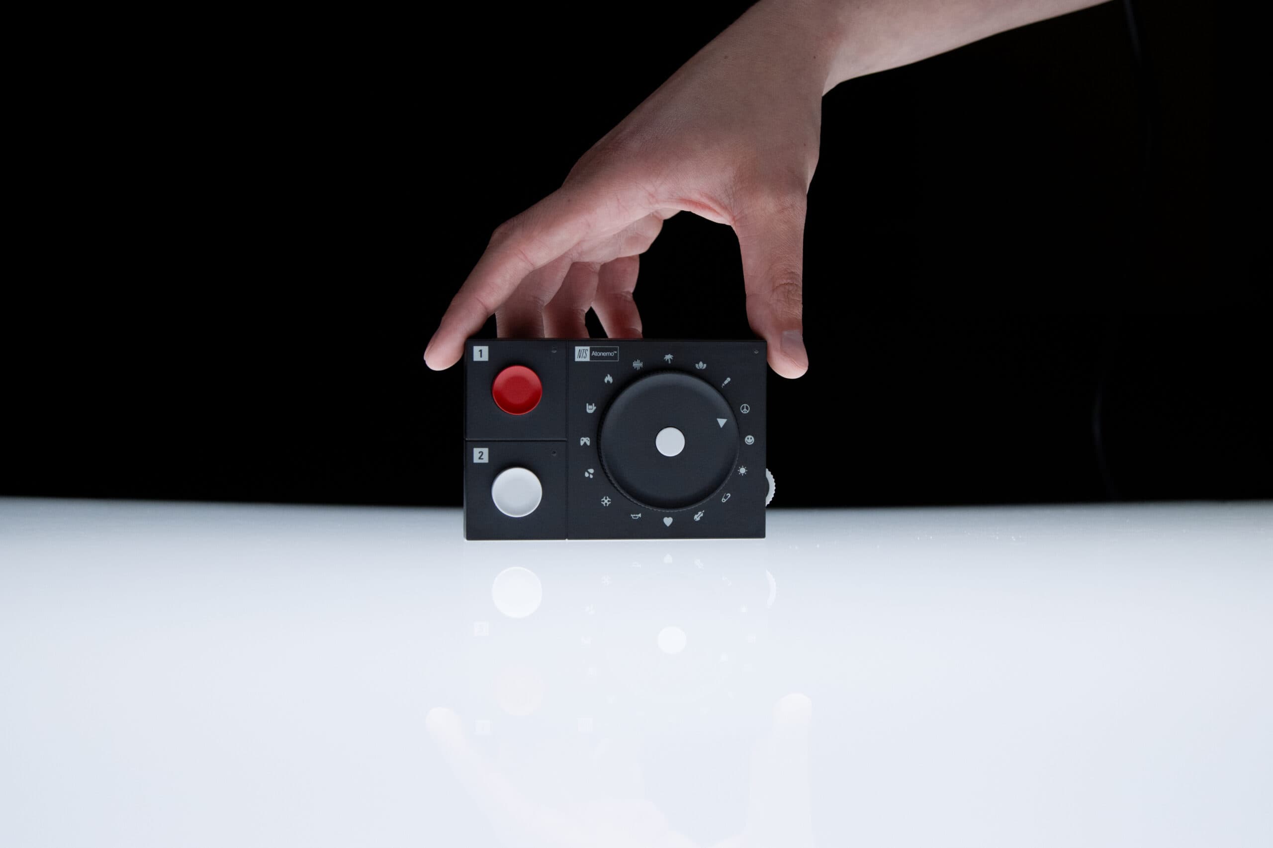 Atonemo NTS Radio Player