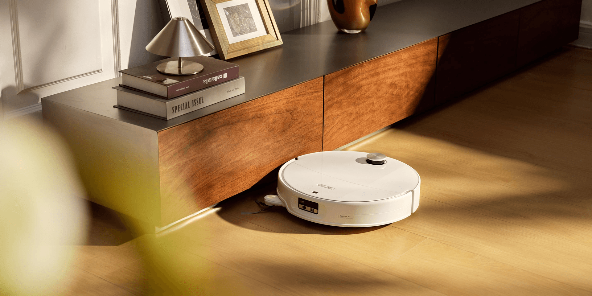 Roborock Saros 20 Neo lanseras i Sverige, kostar 7 990 kr