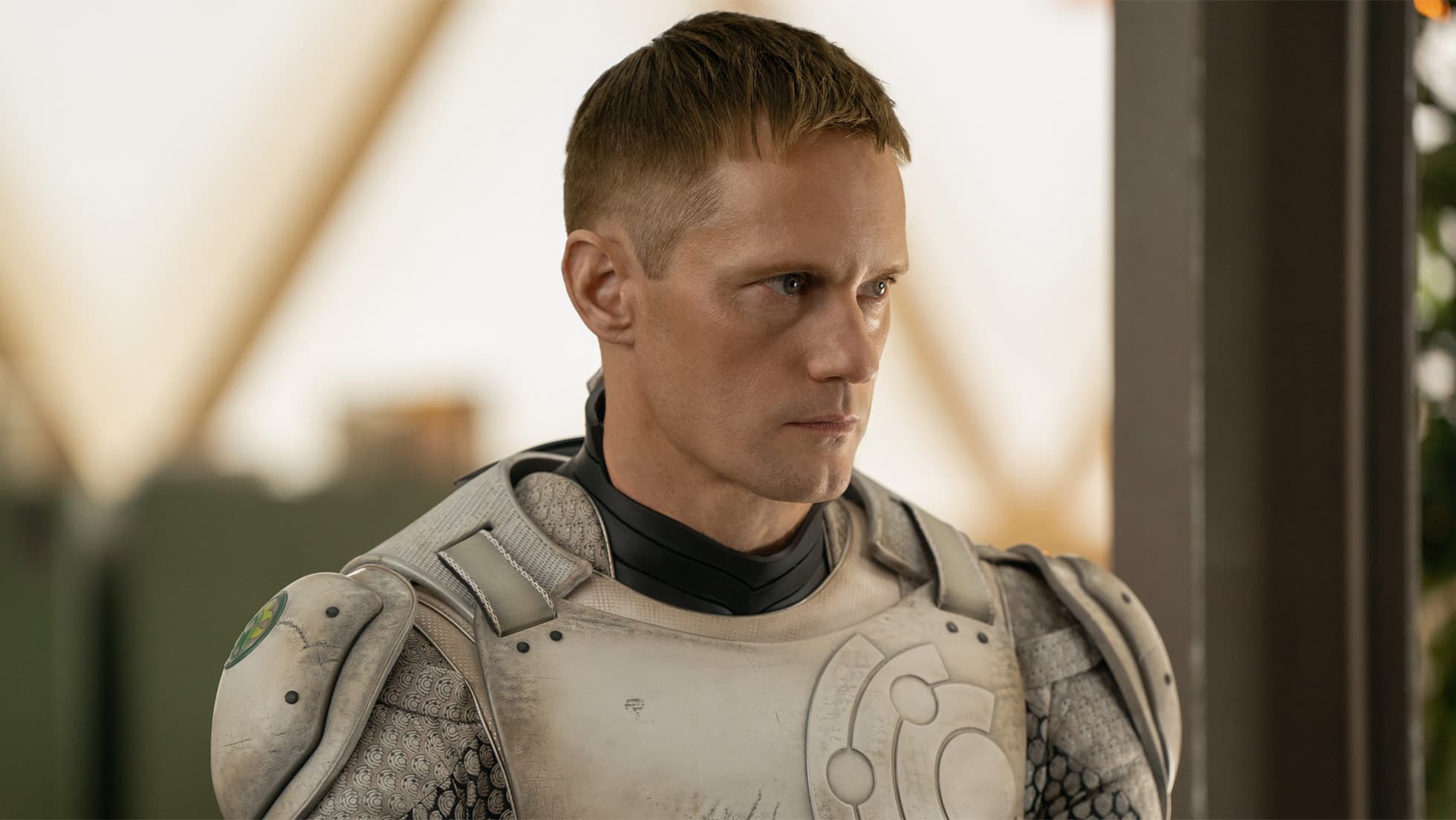 Alexander Skarsgård i den kommande serien Murderbot av Apple TV+