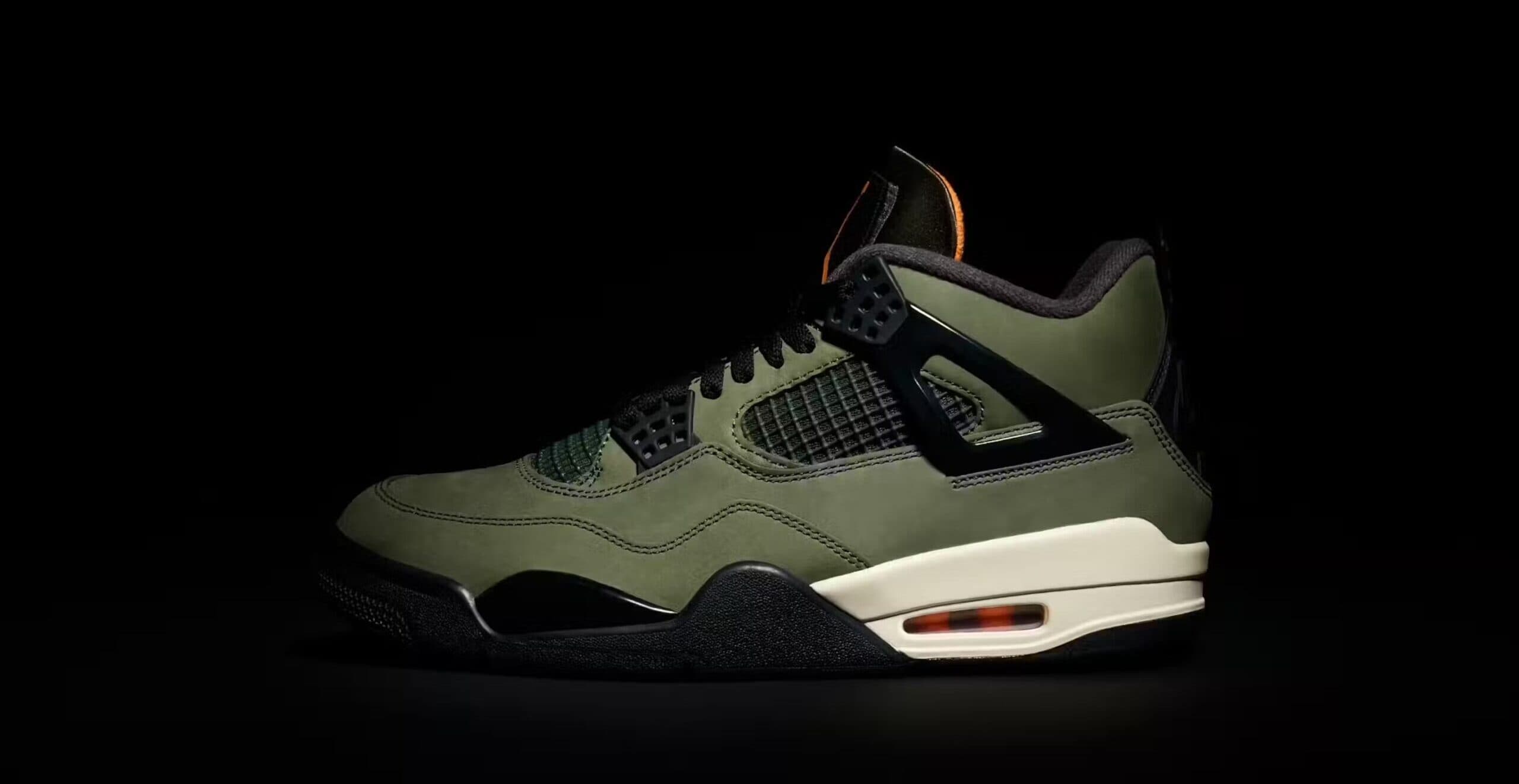 UNDEFEATED x Air Jordan 4