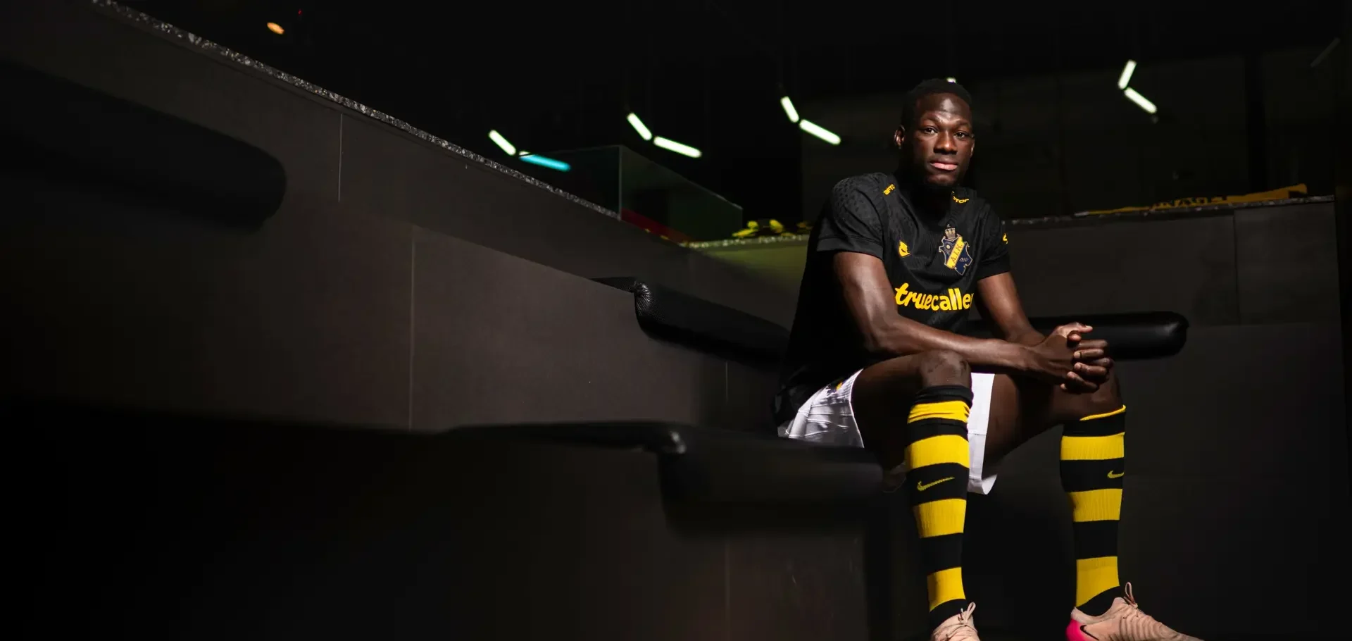 AIK bryter kontraktet med Tinde Teribe - disciplinära skäl anges