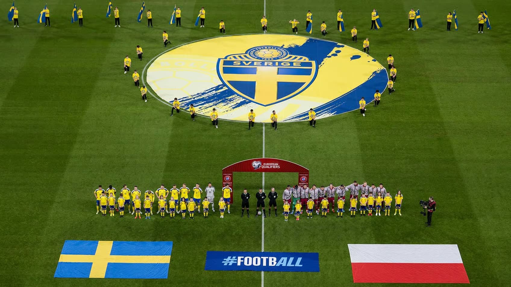 Svenska Fotbollförbundet bötfälls efter matchen mot Polen