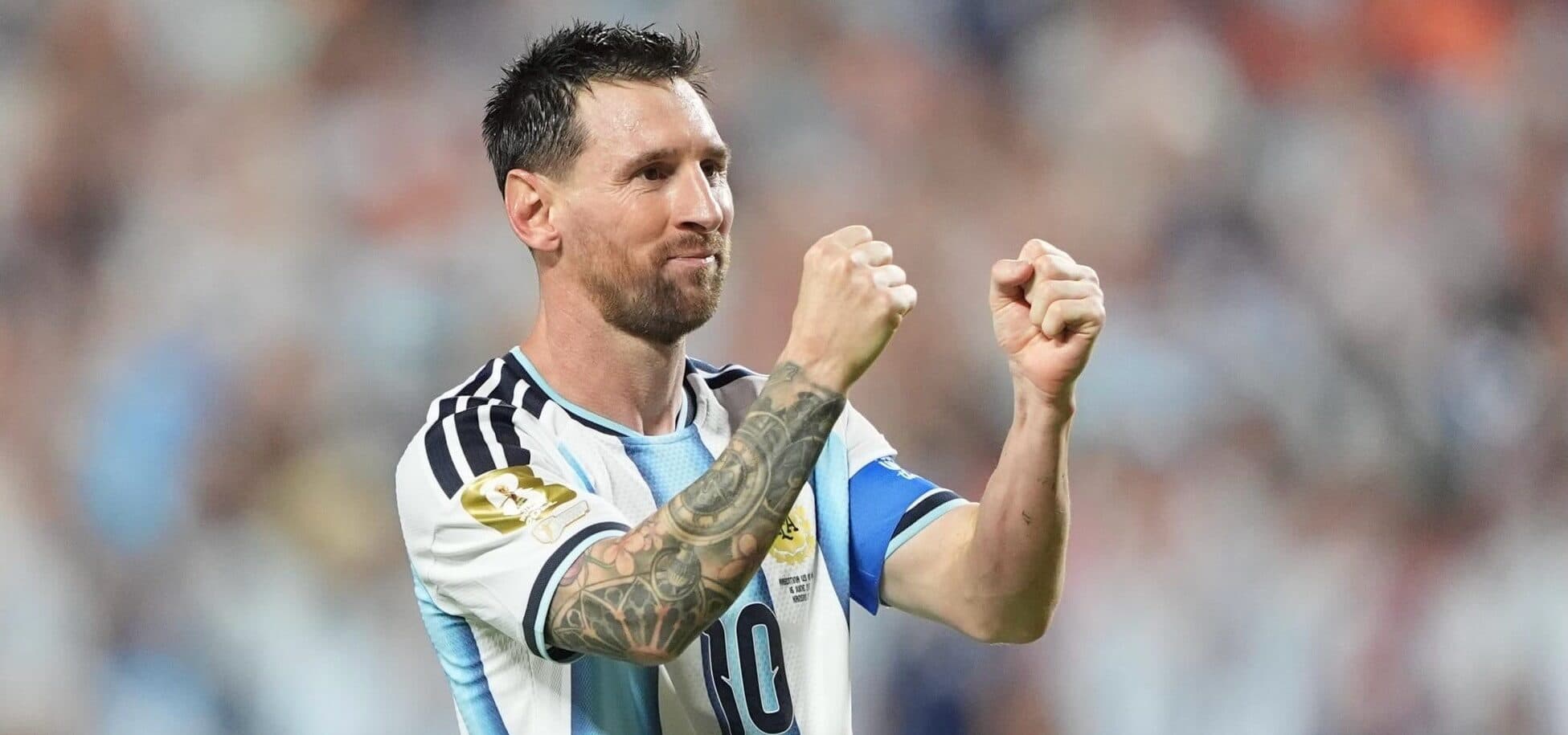 Lionel Messi firar efter vinsten mot Algeriet under VM 2026