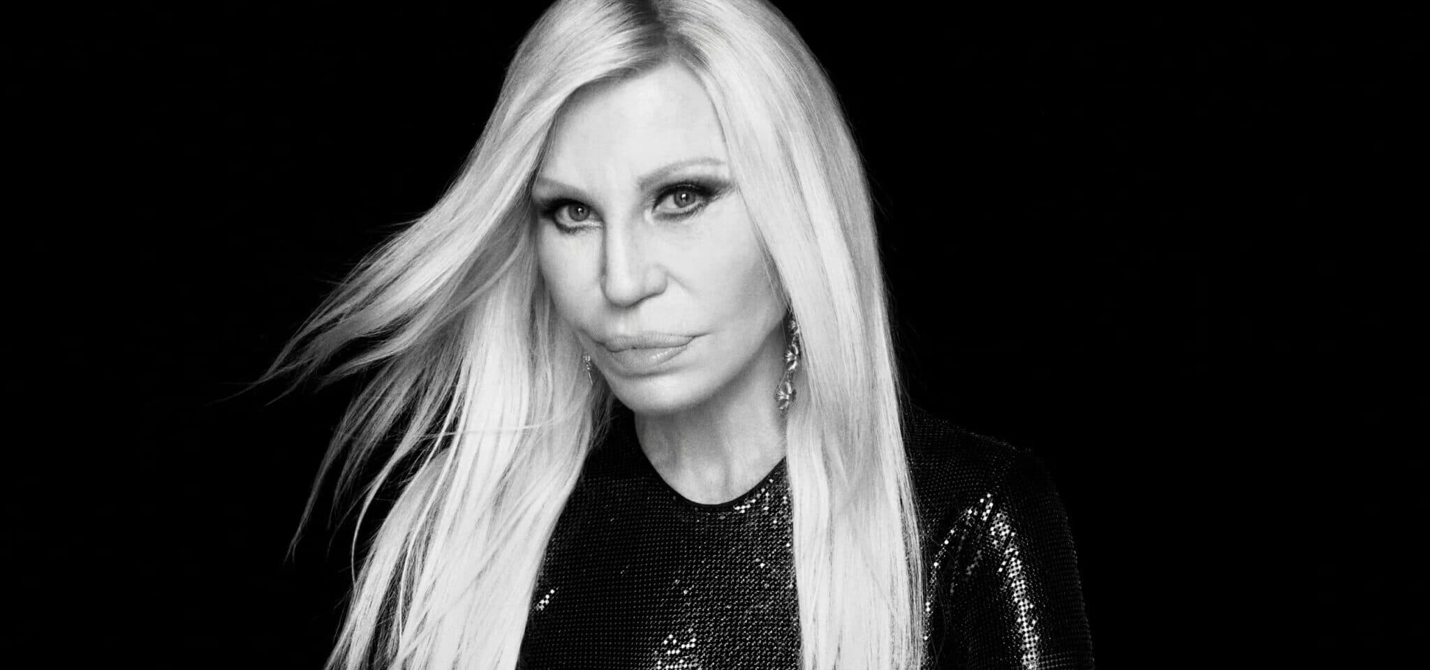 Donatella Versace startar nytt varumärke med Revolve.