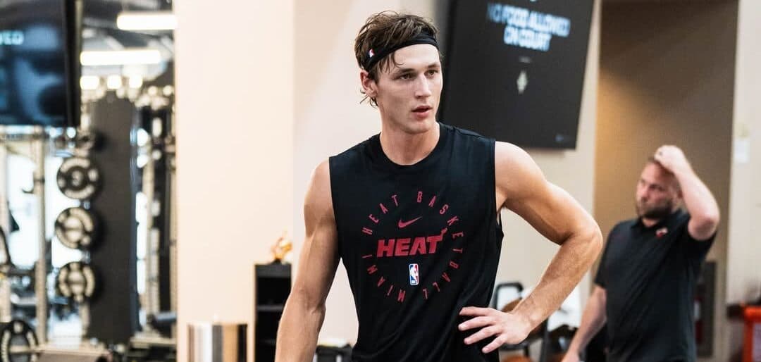 Peller Larsson skriver på nytt kontrakt med Miami Heat.