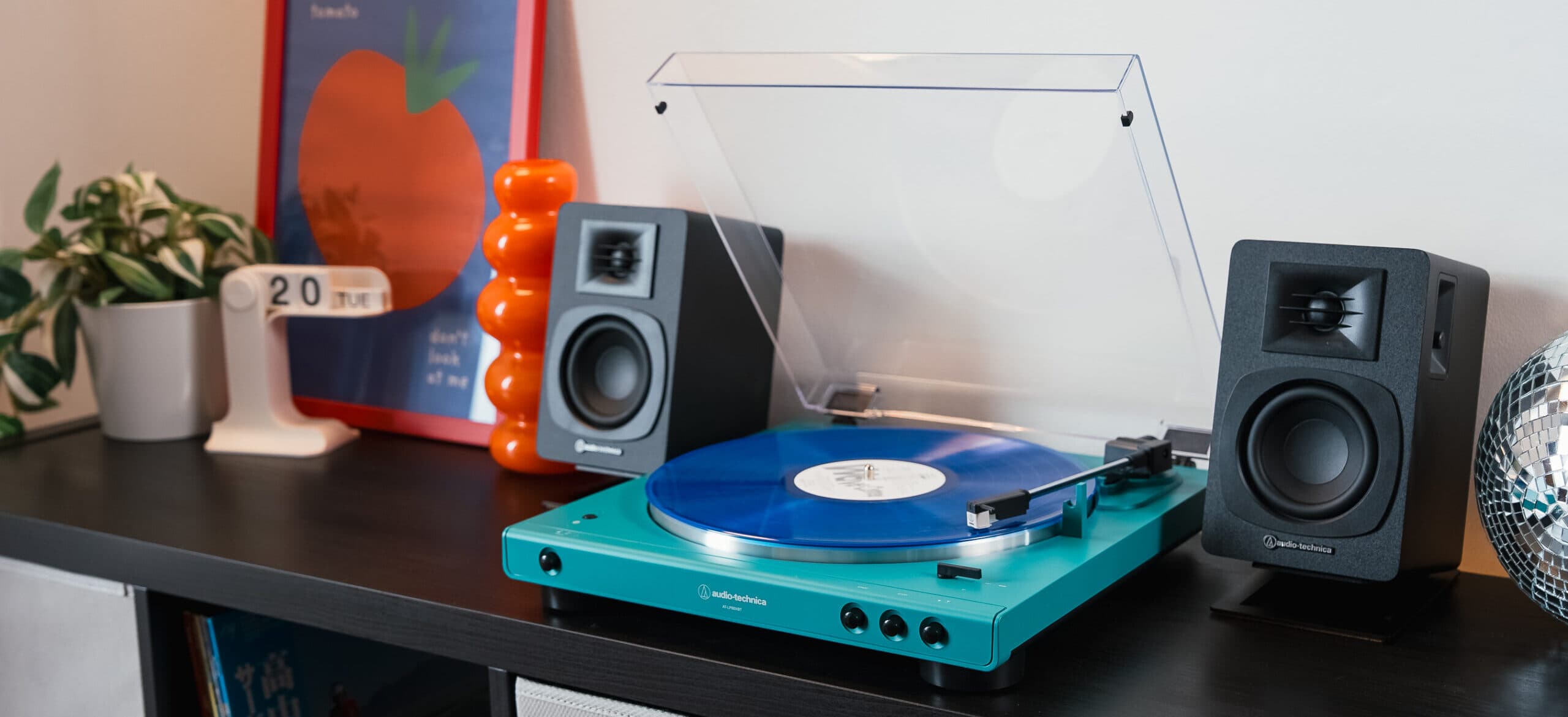 Audio-Technica AT-LP60XBT släpps i ny Teal-färg.