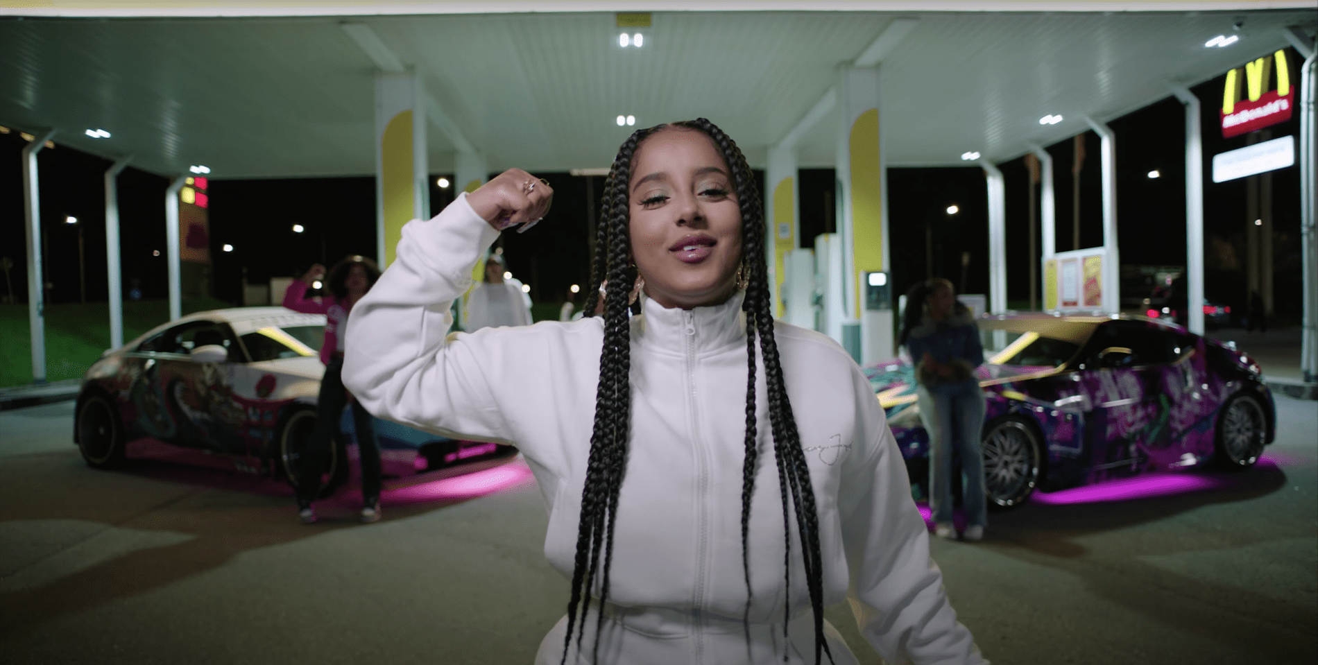 L1NA släpper musikvideo till senaste singeln "No Straps" Dopest