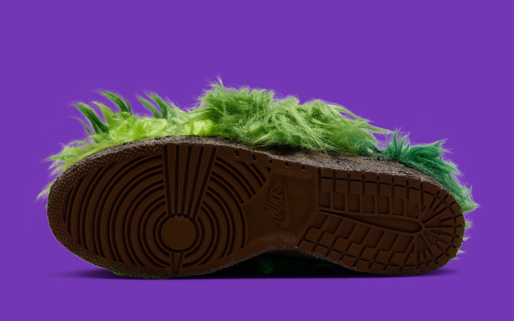 grinch low dunks