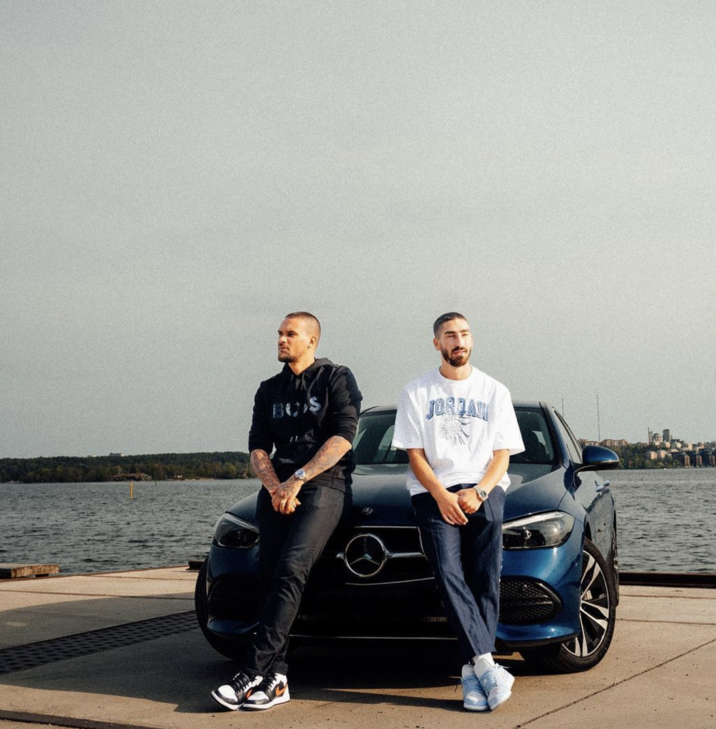 Hör Ricky Rich x Dani M på 